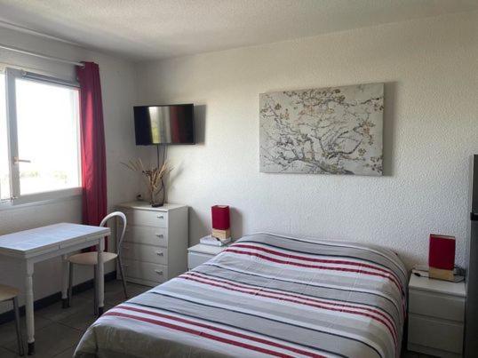 Au Rythme Des Ferrys Apartment Calais Exterior photo
