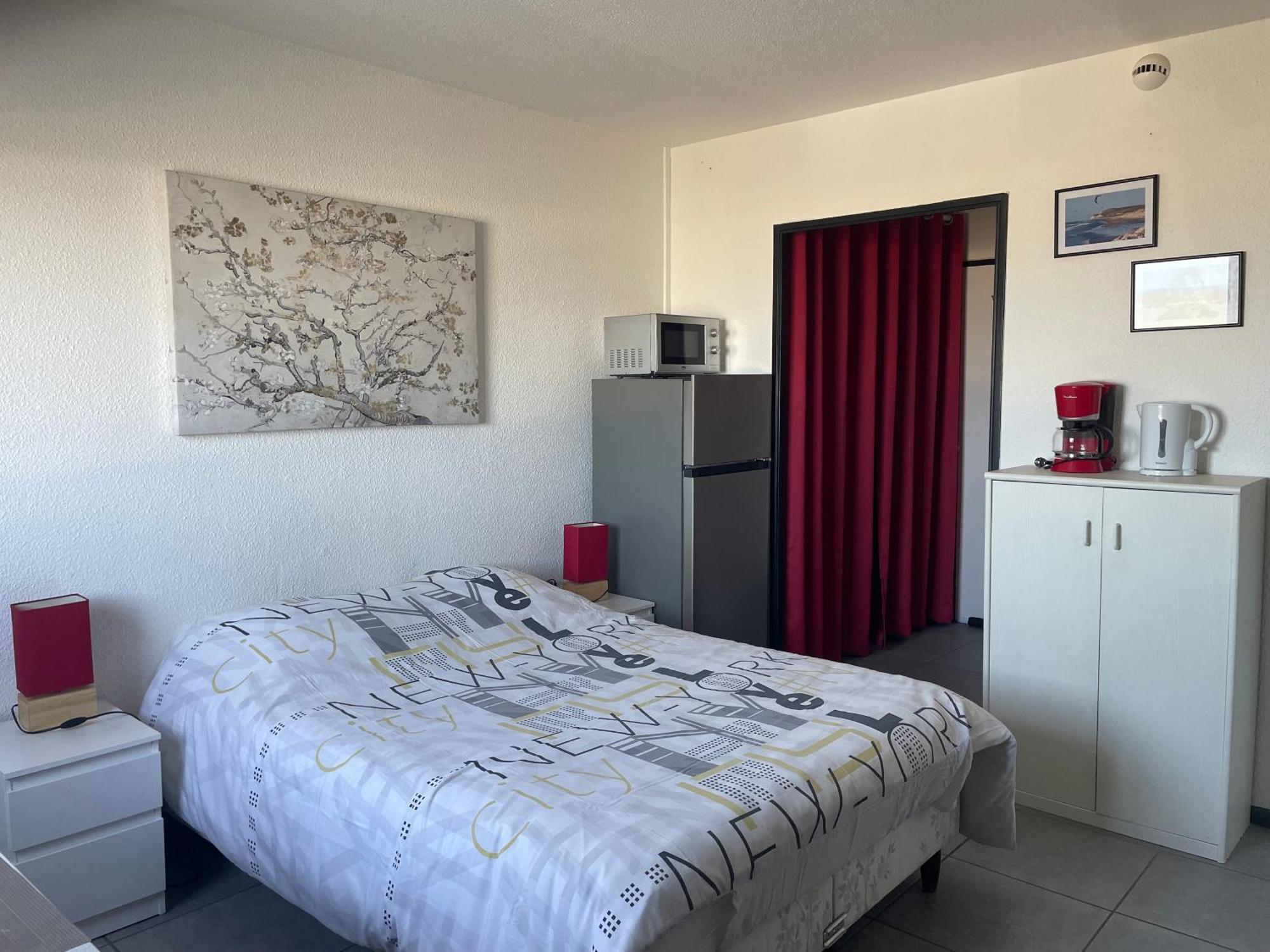 Au Rythme Des Ferrys Apartment Calais Exterior photo